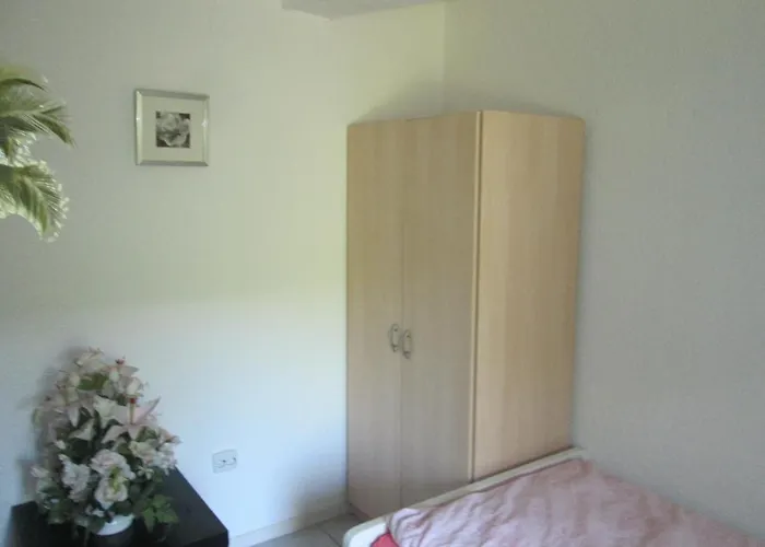 Werner Nagel 招待所 *