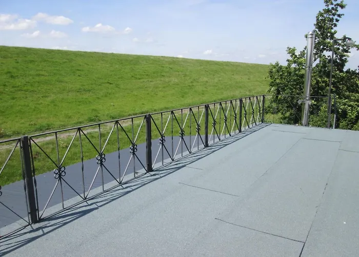 Werner Nagel 招待所 *